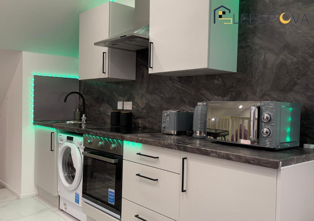 Appartamento Last-Minute Specials L Premium Deals L Luxury & Modern 1 Bedroom Apartment 5Plus Guests Couples Families Business Sleepova Short Lets & Serviced Accommodation *