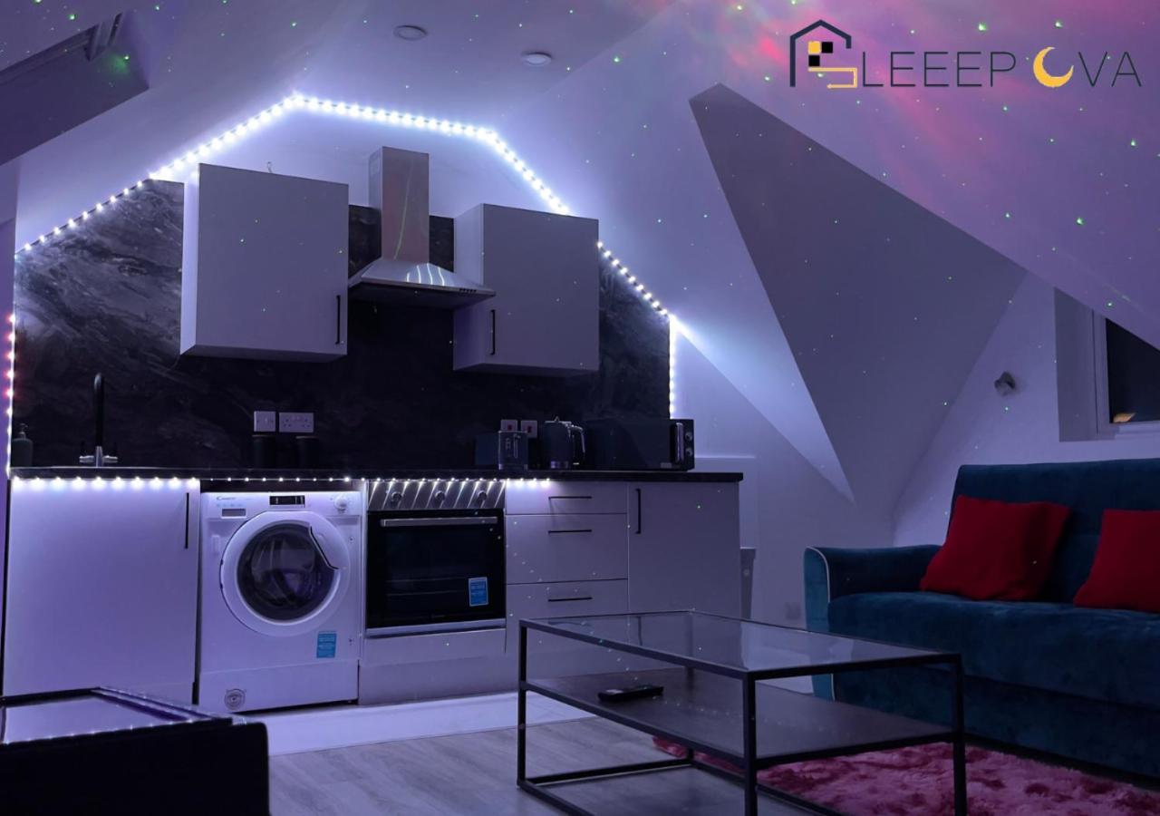 Last-Minute Specials L Premium Deals L Luxury & Modern 1 Bedroom Apartment 5Plus Guests Couples Families Business Sleepova Short Lets & Serviced Accommodation Londra