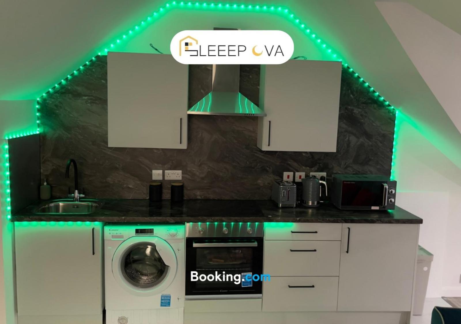 Last-Minute Specials L Premium Deals L Luxury & Modern 1 Bedroom Apartment 5Plus Guests Couples Families Business Sleepova Short Lets & Serviced Accommodation * Londra